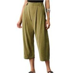 Anthropologie olive green  wide leg pants  crop Flowy lightweight zip size 6